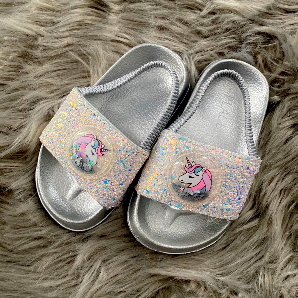 The Children’s Place Unicorn Silver Slides Size 7 Toddler